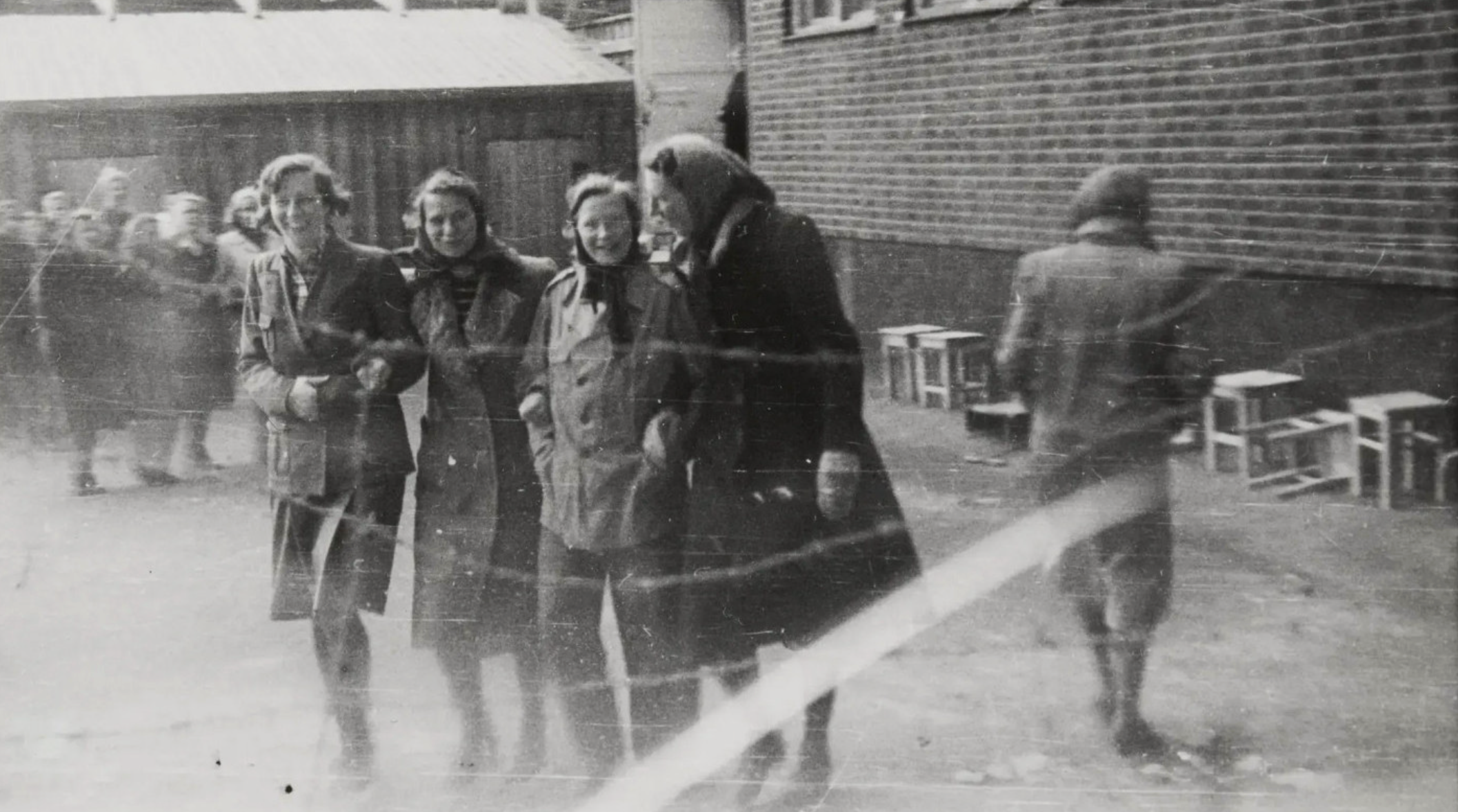 Hold ut - en teaterforestilling av Axel Hellstenius